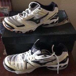 Mizuno Gym Shoes Women’s 13